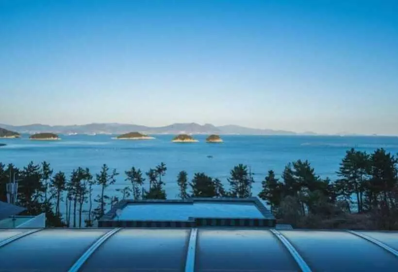 Yeosu Milagro Ocean View Spa Pension