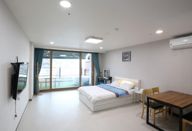 Yeosu Romance Night Sea Pension Resort