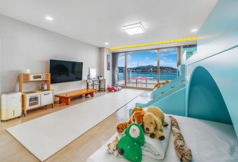 Yeosu Romance Night Sea Pension Resort