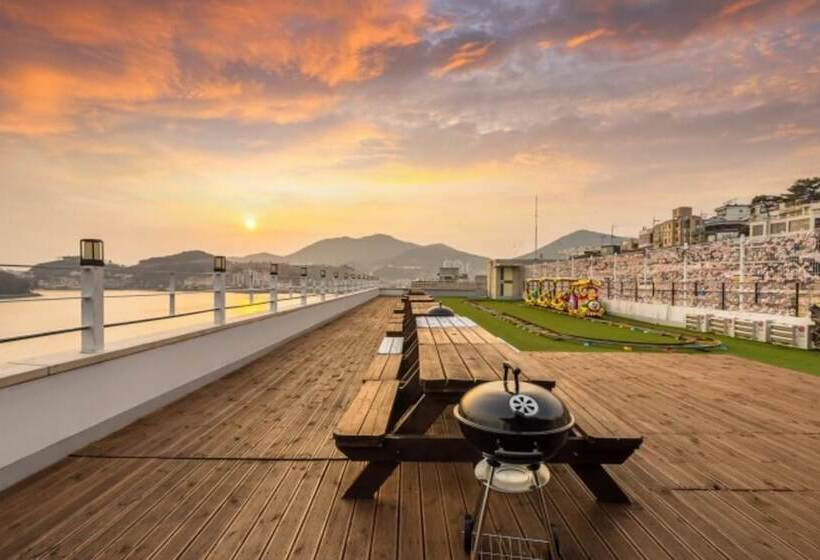 Yeosu Romance Night Sea Pension Resort