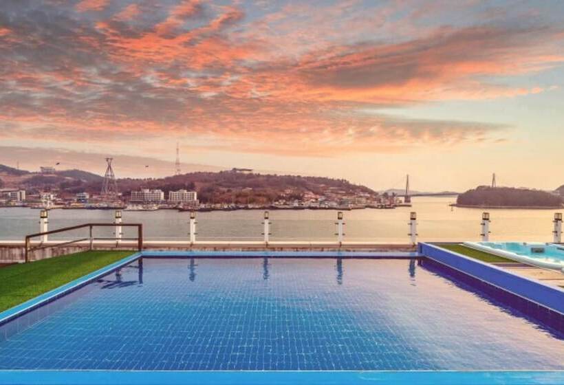 Yeosu Romance Night Sea Pension Resort