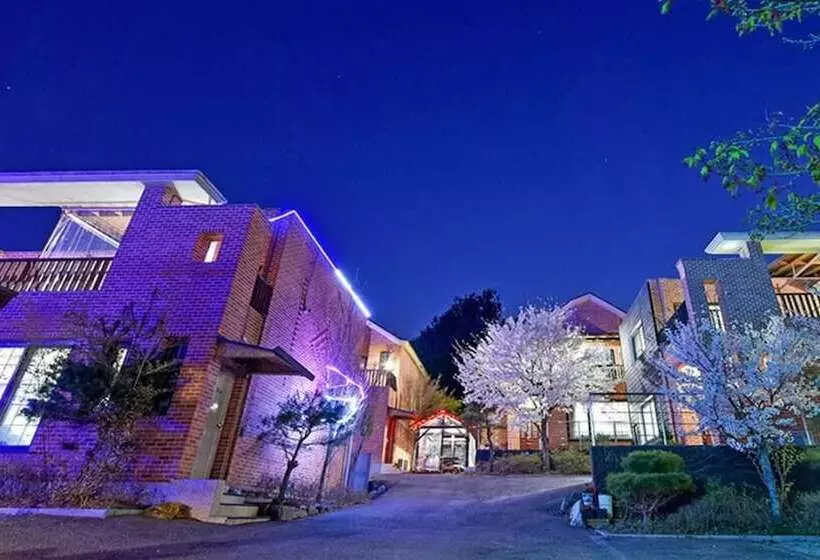 Yesan Jeongdaun Pension
