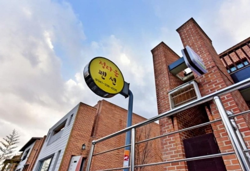 Yesan Jeongdaun Pension