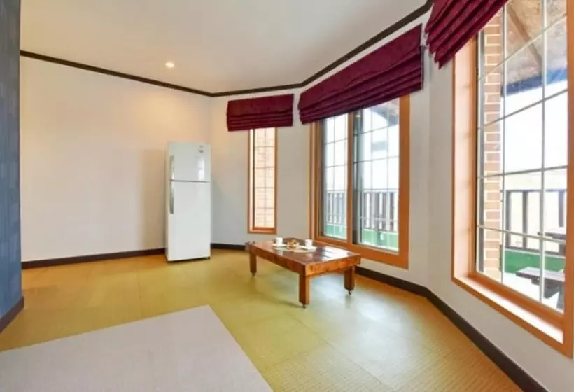 Yesan Jeongdaun Pension