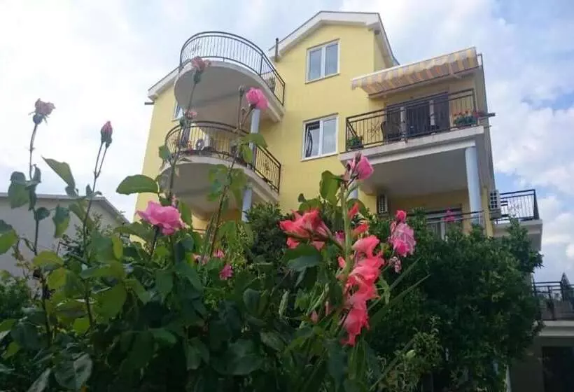 Apartments Olga Tivat