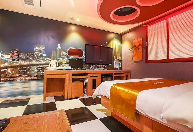 Asan Fox Drive In Motel