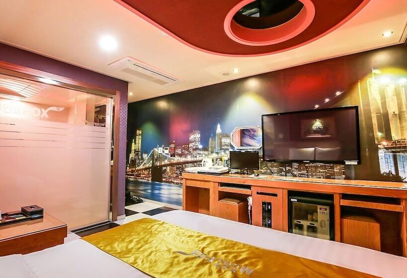 Asan Fox Drive In Motel