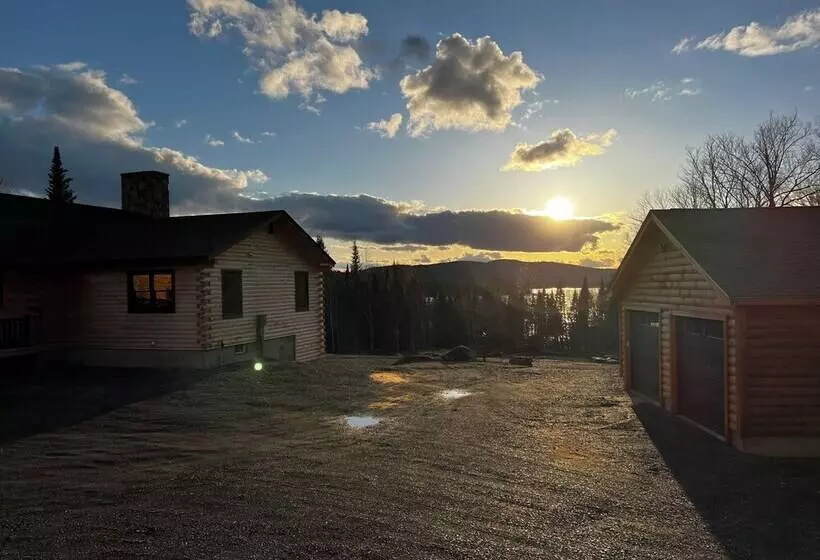 Back Lake Lodges Moose Tracks Cabin