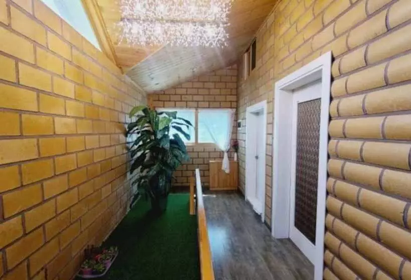 Gapyeong Chorok Jeongwon Gyegok Dokchae Pension