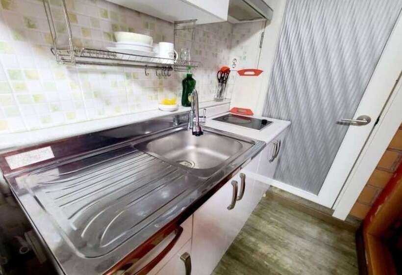 Gapyeong Chorok Jeongwon Gyegok Dokchae Pension