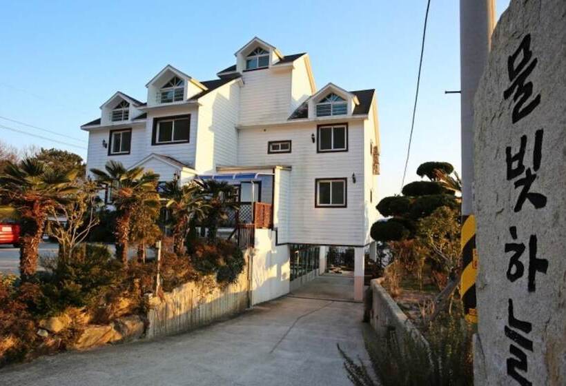 Geojedo Azure Sky Pension