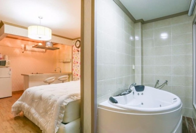 Geojedo Azure Sky Pension