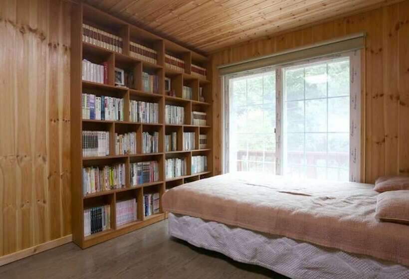 Gwangju Jongyeoul Pension