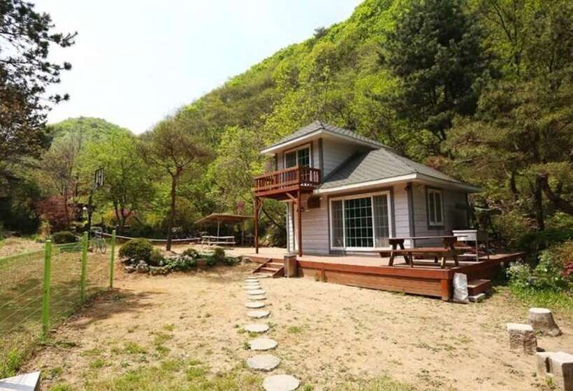 Gwangju Jongyeoul Pension