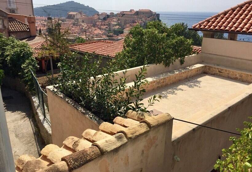 Hedera Estate, House Hedera Vi