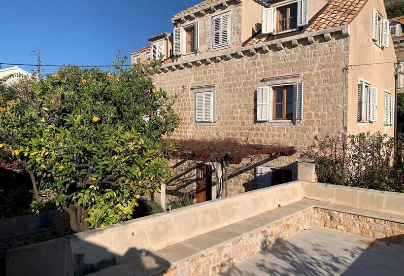 Hedera Estate, House Hedera Vi