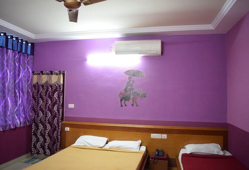 Hotel Amutham Residency