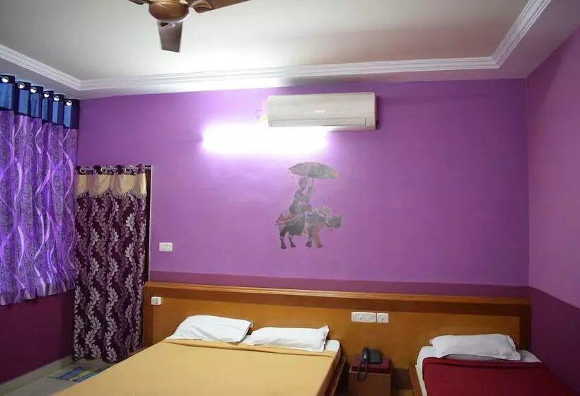 Hotelli Amutham Residency