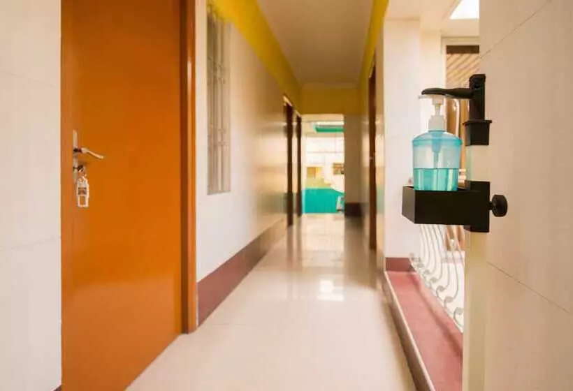 ホテル Kumaran Residency