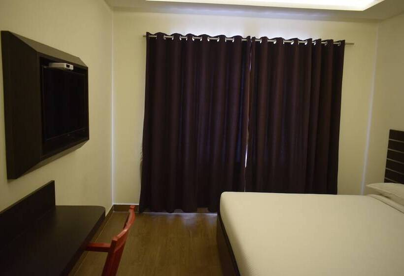 호텔 Kumaran Residency