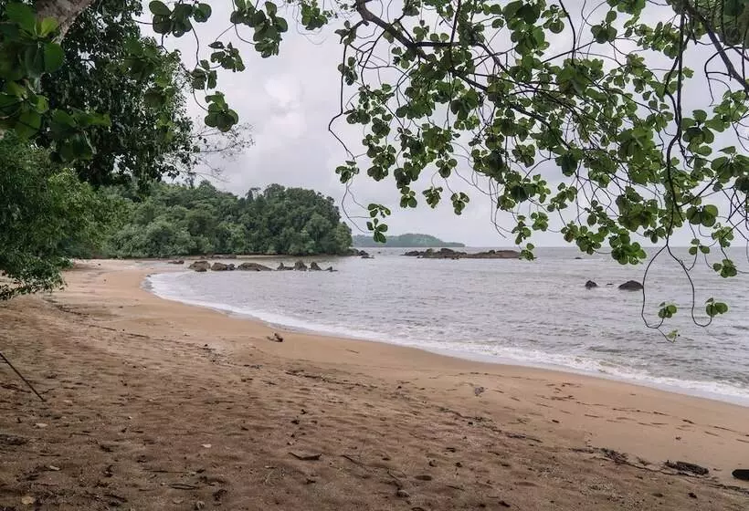 ホテル Roxy Telok Serabang