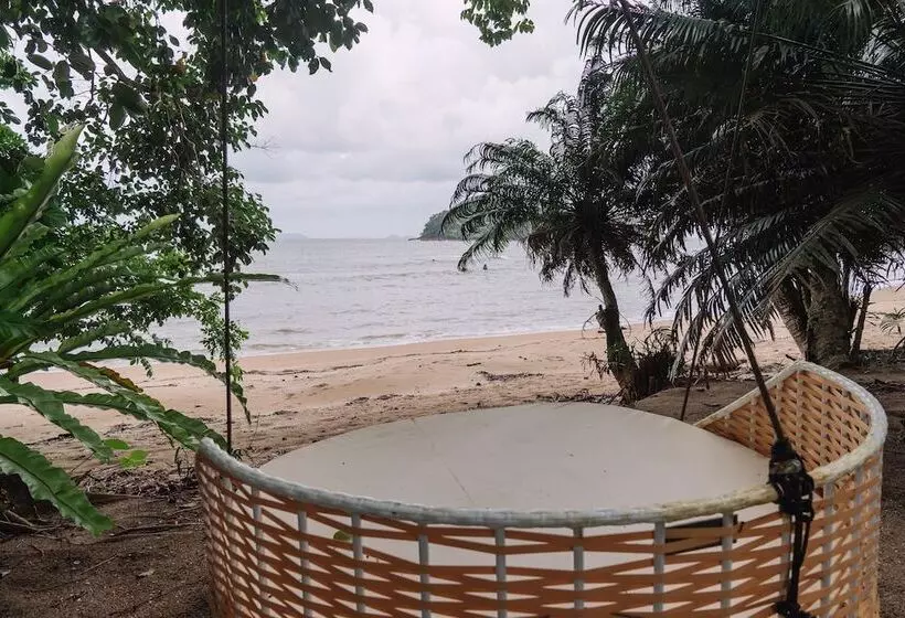 ホテル Roxy Telok Serabang