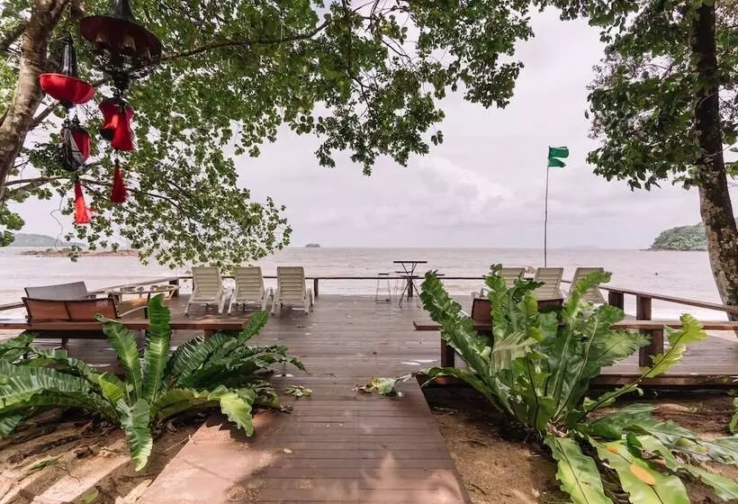 ホテル Roxy Telok Serabang