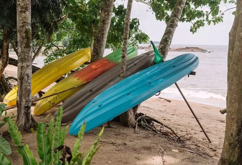 ホテル Roxy Telok Serabang