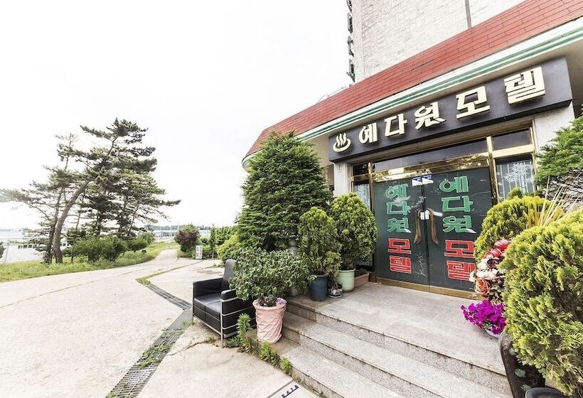 Hwaseong Yedawon Motel