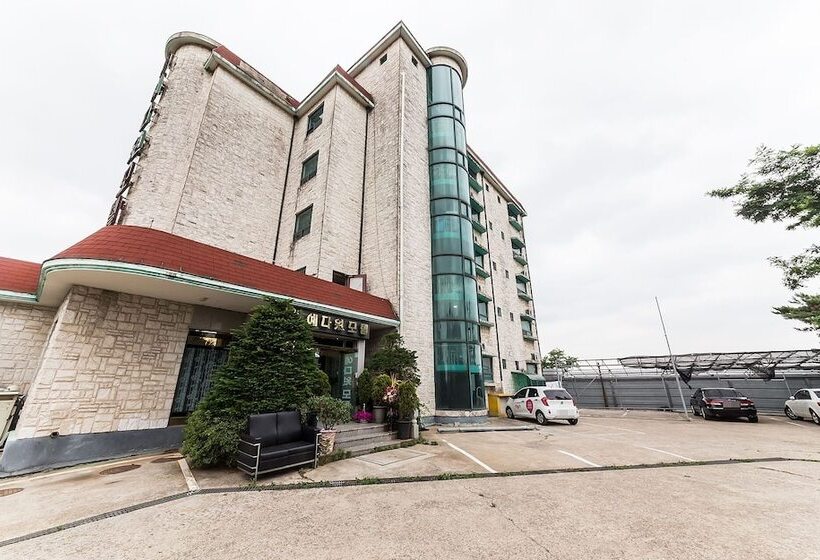 Hwaseong Yedawon Motel