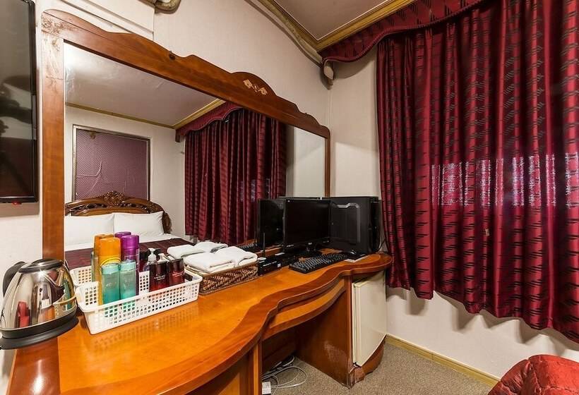 Hwaseong Yedawon Motel