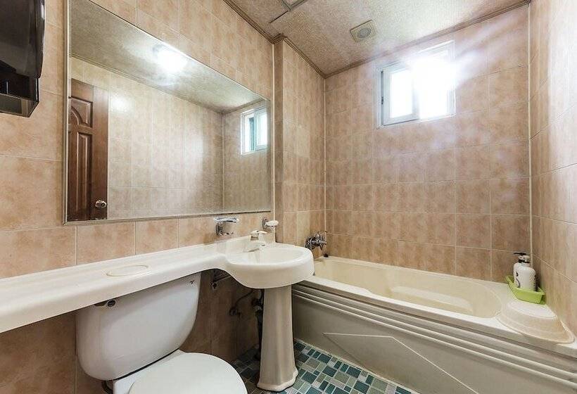 Hwaseong Yedawon Motel