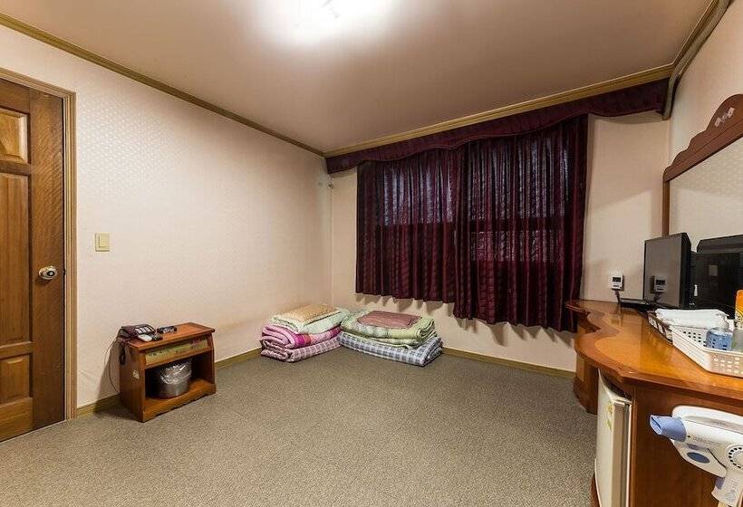 Hwaseong Yedawon Motel