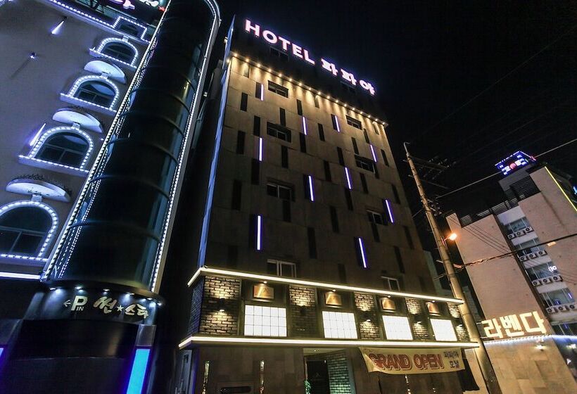 מוטל Chuncheon Hotel Papaya