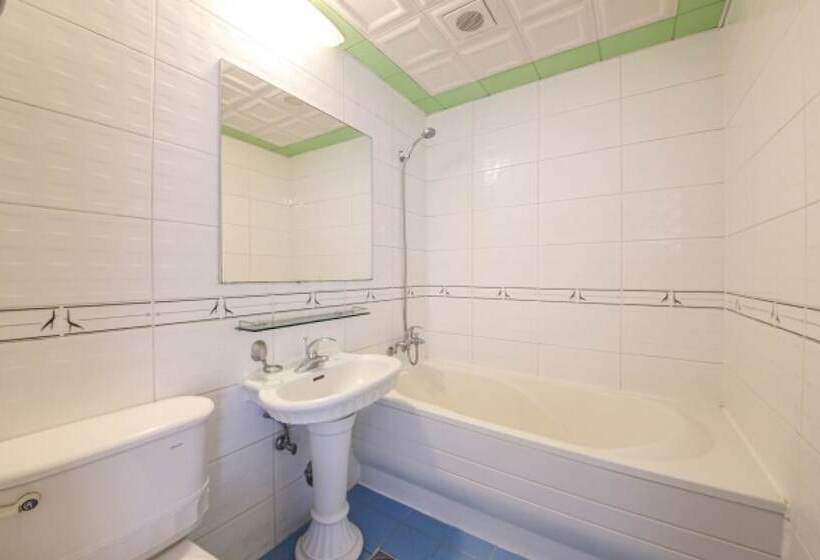 فندق على الطريق Namhae Castle