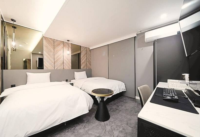 فندق على الطريق Pohang Daejam Dong Rich