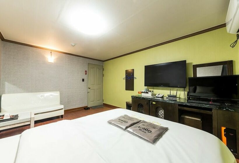 Motel Wonju Big Tree