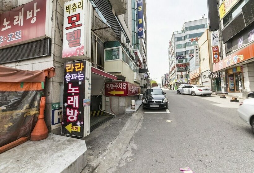 Motel Wonju Big Tree