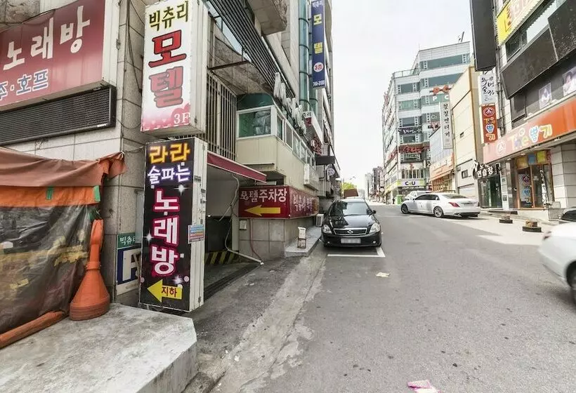 Motel Wonju Big Tree