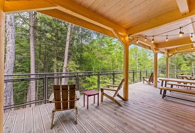 リゾートホテル Huttopia Adirondacks