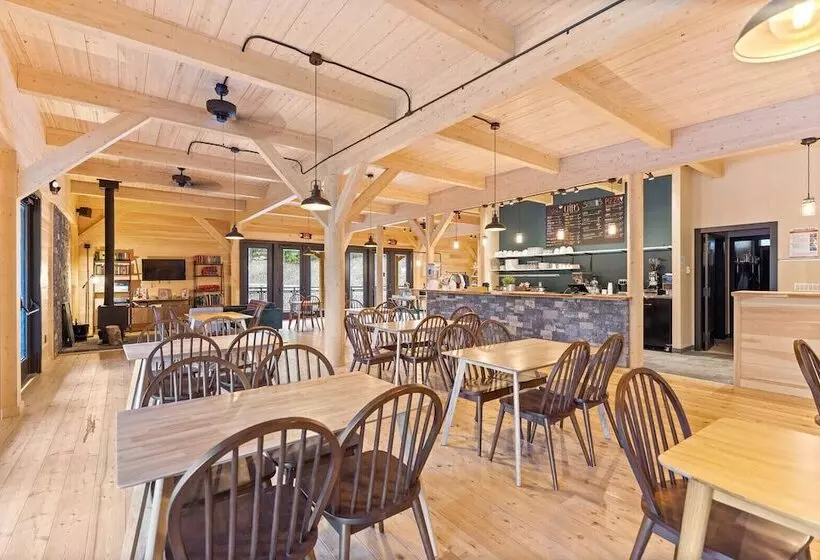 リゾートホテル Huttopia Adirondacks