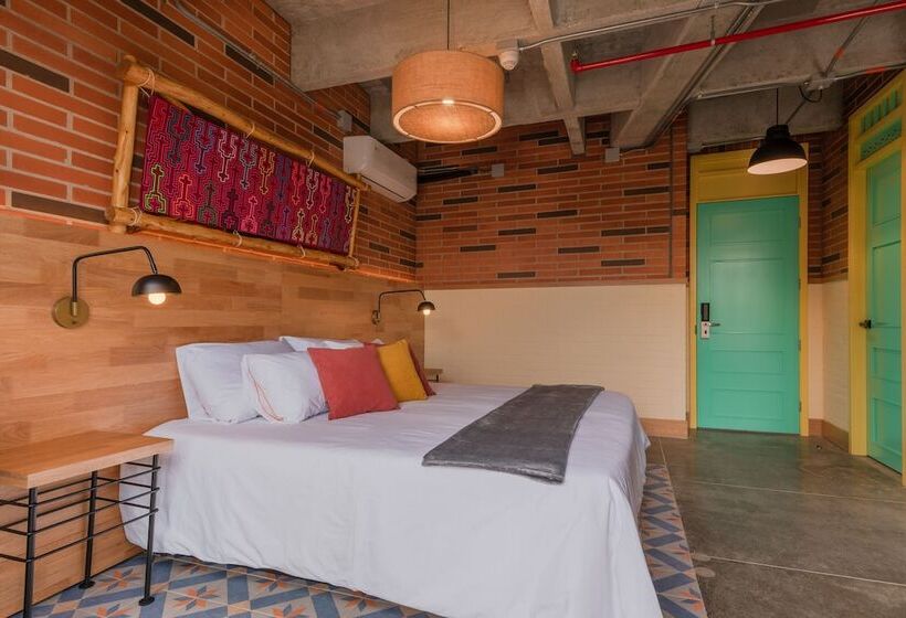 ユースホステル Masaya Medellin