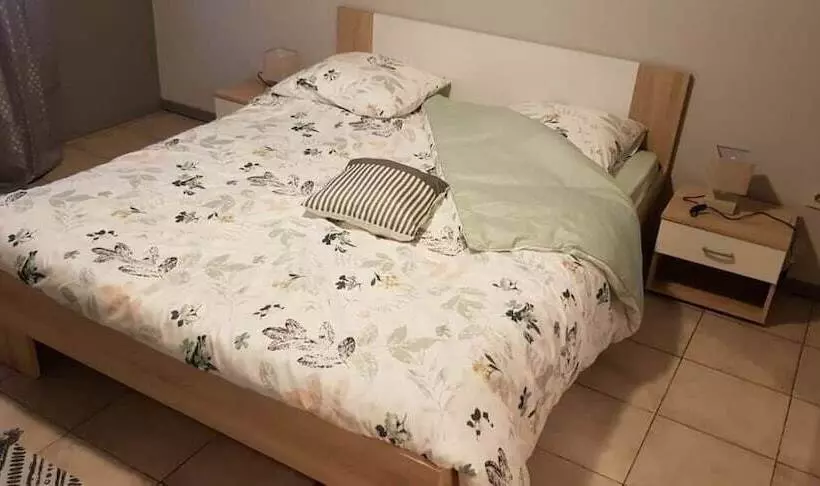 تختخواب و صبحانه Le Rodbar