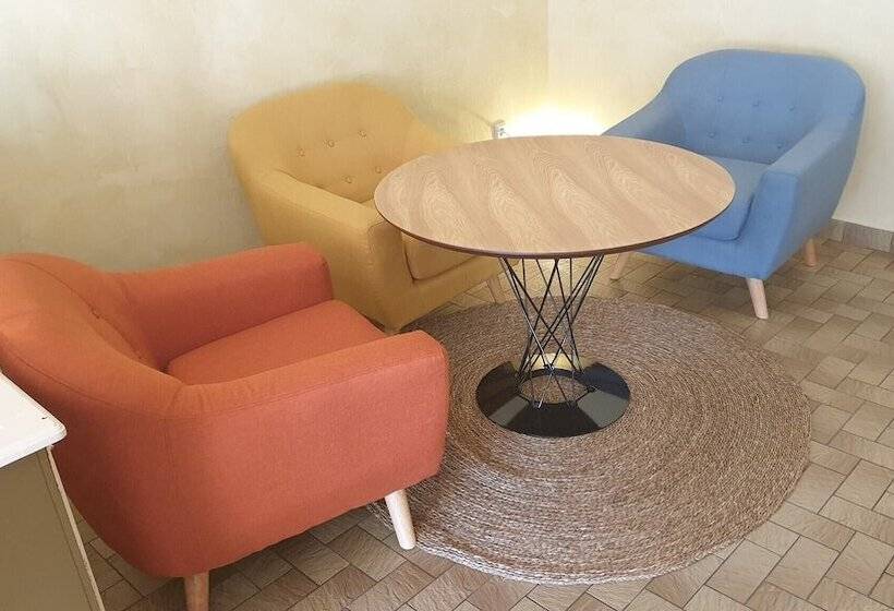 تختخواب و صبحانه Le Rodbar