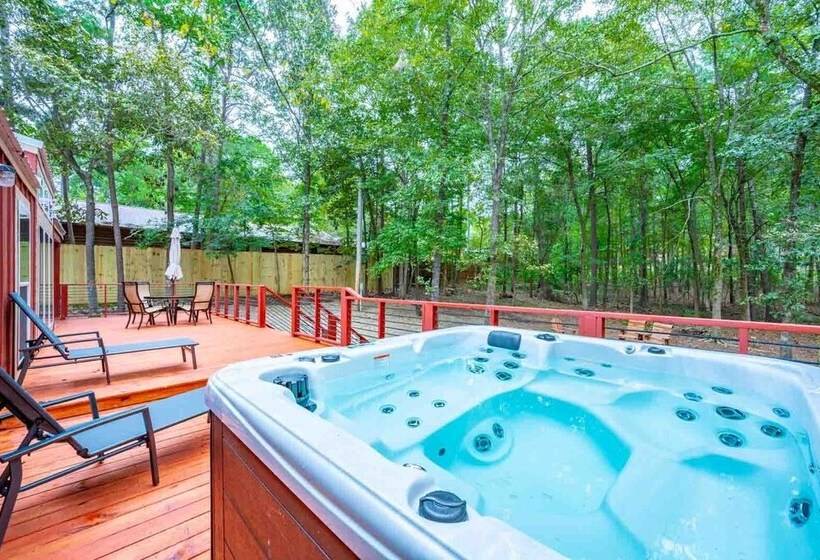 Fish Tales Stunning Cabin Includes Wifi, Hot Tub, And Bbq By Redawning
