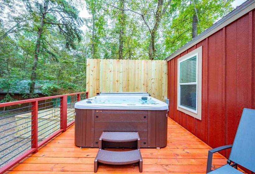 Fish Tales Stunning Cabin Includes Wifi, Hot Tub, And Bbq By Redawning