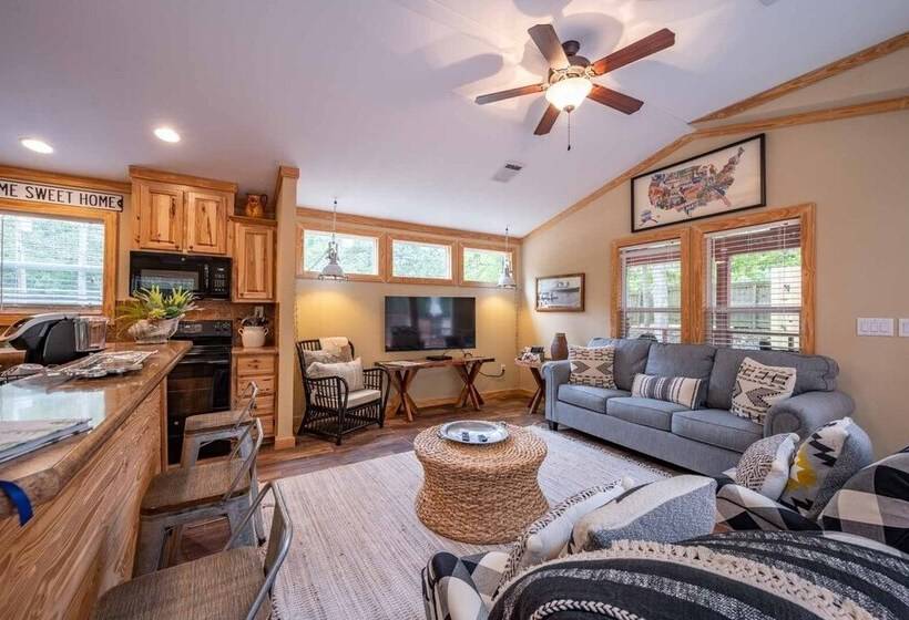 Fish Tales Stunning Cabin Includes Wifi, Hot Tub, And Bbq By Redawning