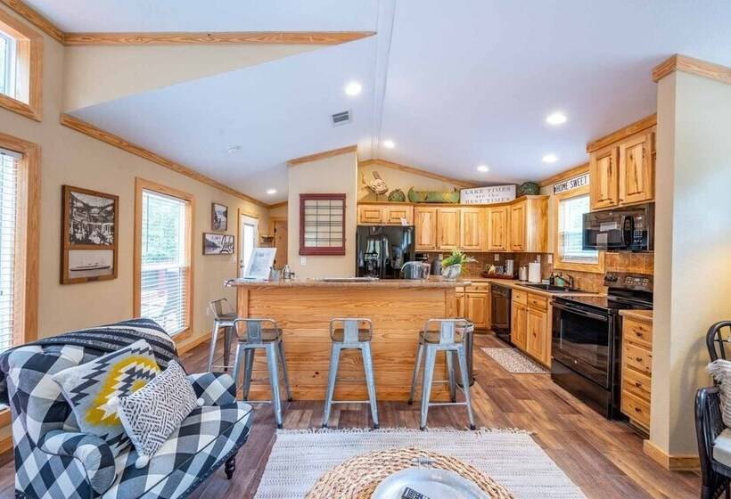 Fish Tales Stunning Cabin Includes Wifi, Hot Tub, And Bbq By Redawning