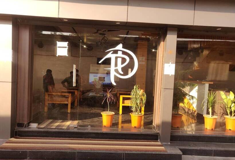 호텔 Atul Residency