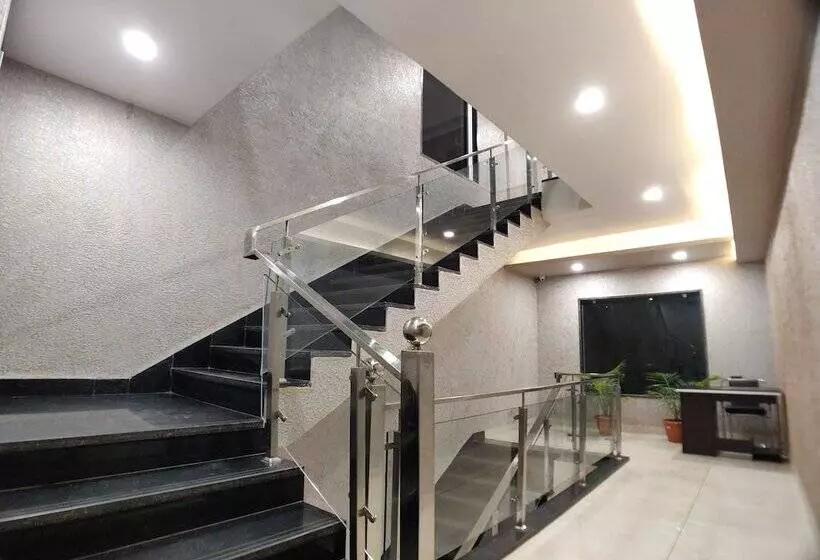 ホテル Atul Residency